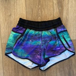 Lululemon shorts 💜 Size 6